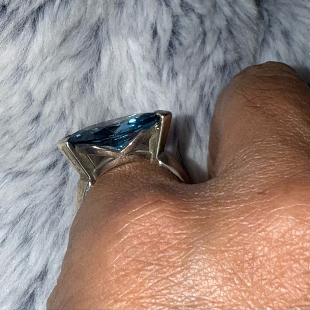Elegant Marquise shaped Blue Stone Sterling Silver Ring approx 4 1/2-5 - Picture 13 of 13